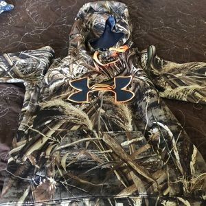 Camouflage under armour hoodie